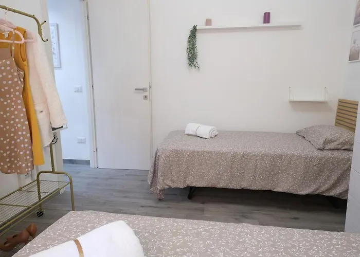 - Oasis With Private Garden In Parco Pamphilj Apartment Rom